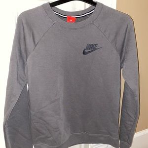 Nike men’s crewneck